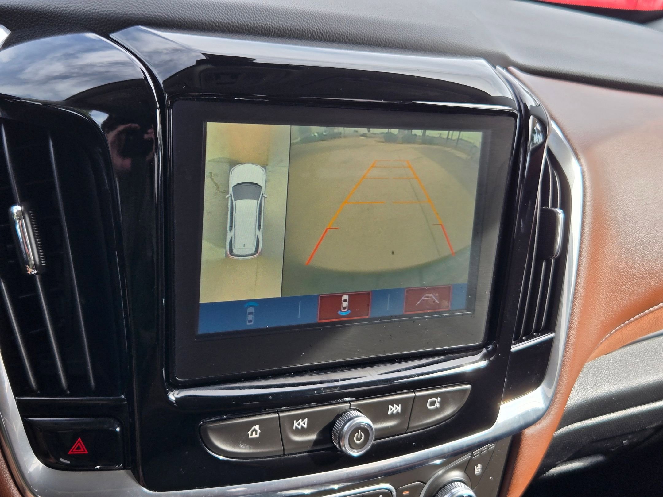 Used 2018 Chevrolet Traverse High Country AWD/4WD image 16