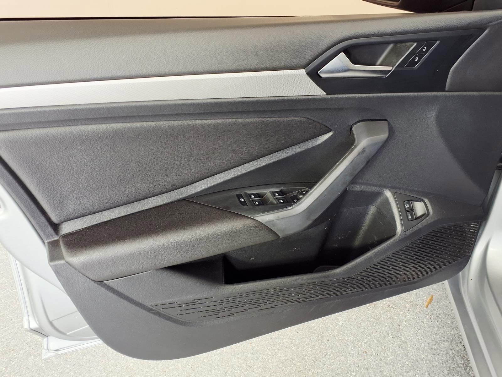 Used 2020 Volkswagen Jetta SE image 25