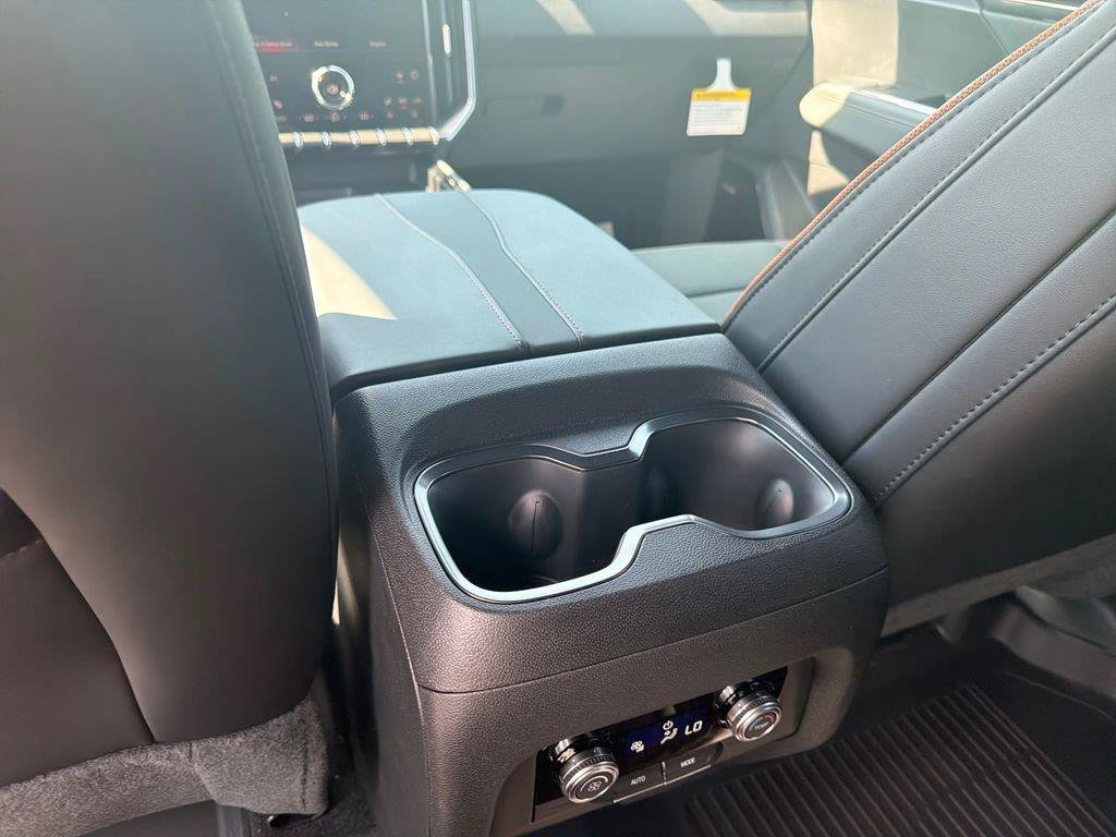 New 2026 GMC Acadia AT4 w/ LPO, All-Weather Package AWD/4WD image 21