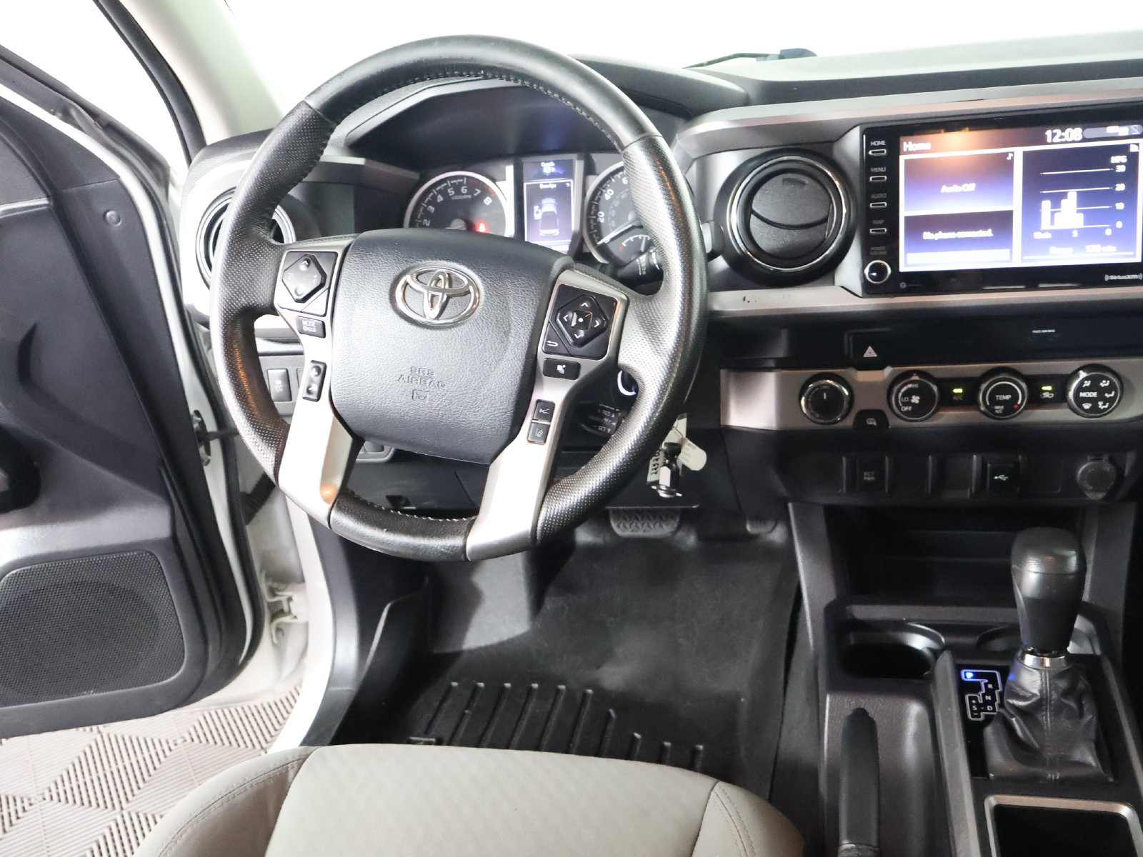 Used 2020 Toyota Tacoma SR5 AWD/4WD image 27