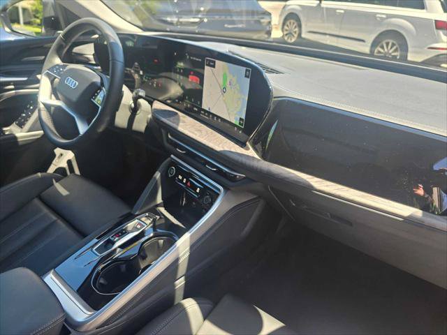 Used 2025 Audi Q5 Premium Plus w/ Premium Plus AWD/4WD image 11