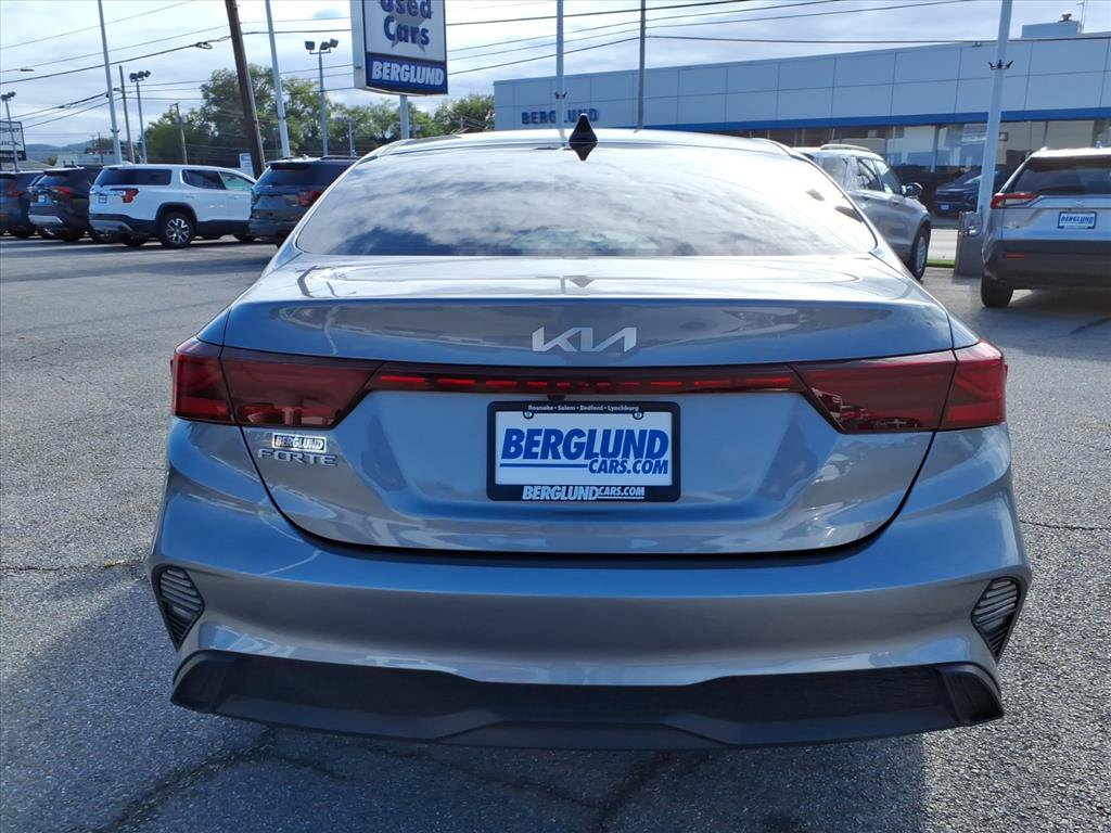 Used 2023 Kia Forte LXS FWD image 5