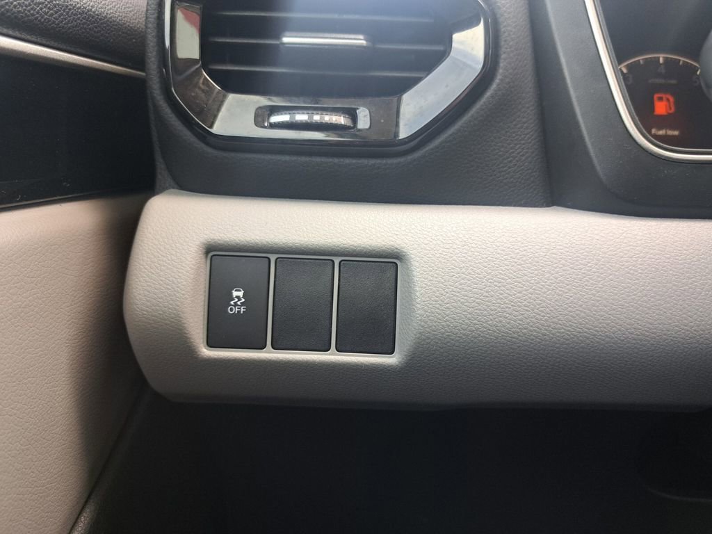 Used 2023 Honda Pilot LX image 15