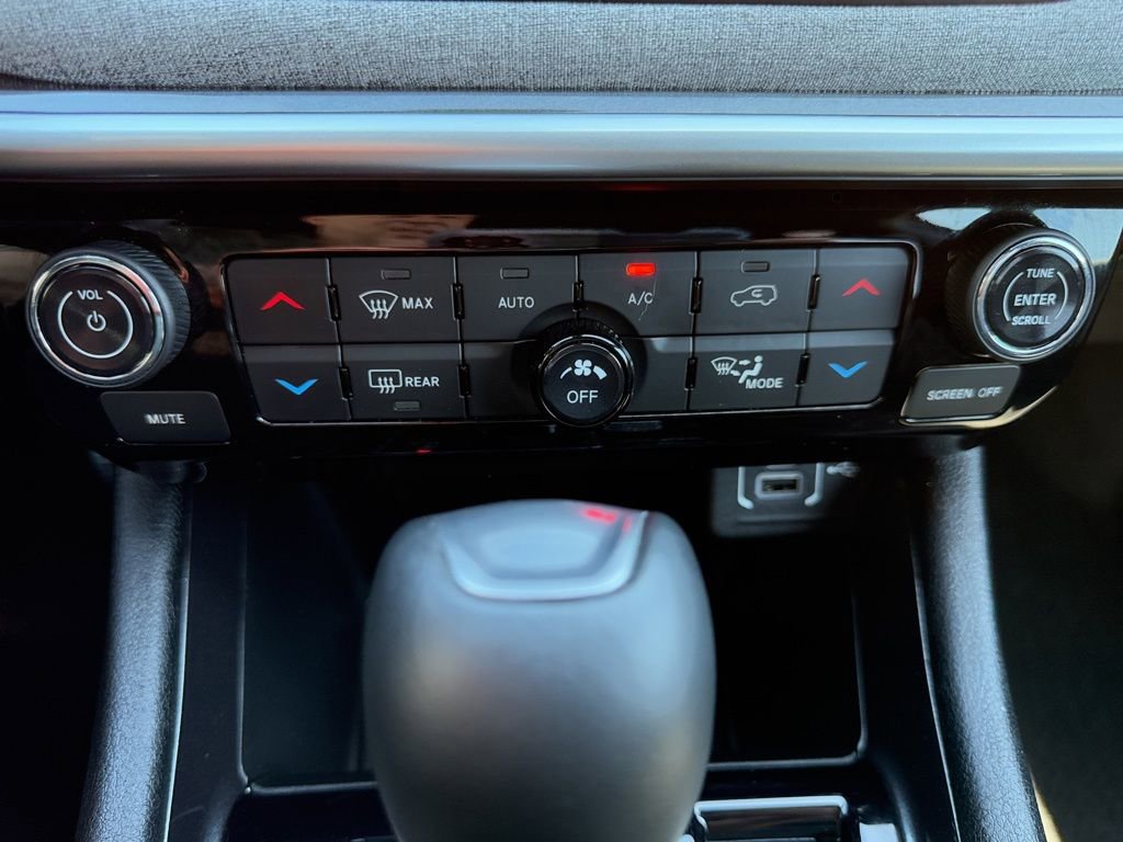 Used 2023 Jeep Compass Latitude w/ Convenience Group image 28