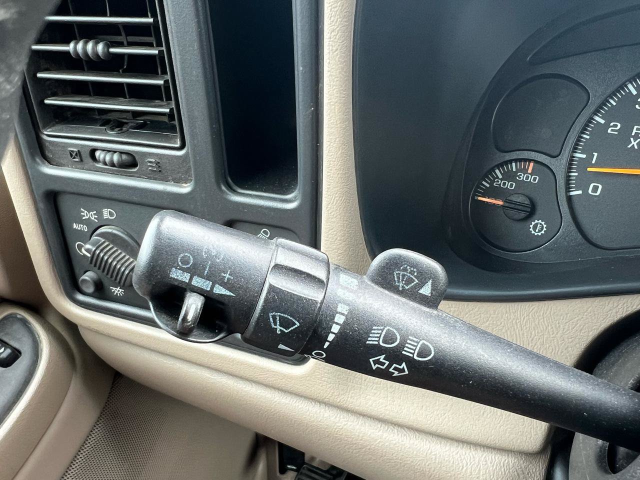 Used 2005 Chevrolet Silverado 2500 LS AWD/4WD image 40