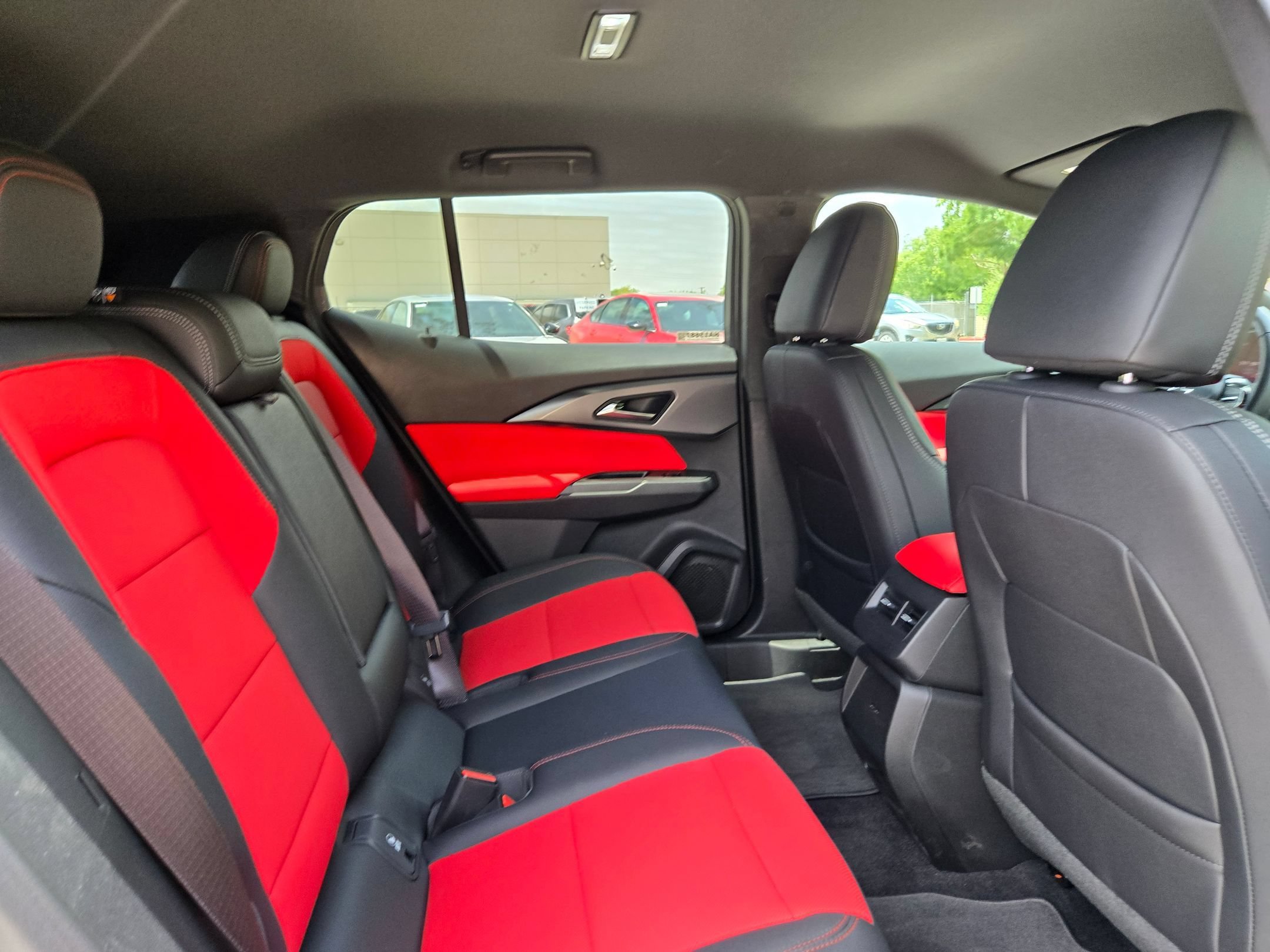 Used 2025 Chevrolet Equinox EV RS FWD image 25