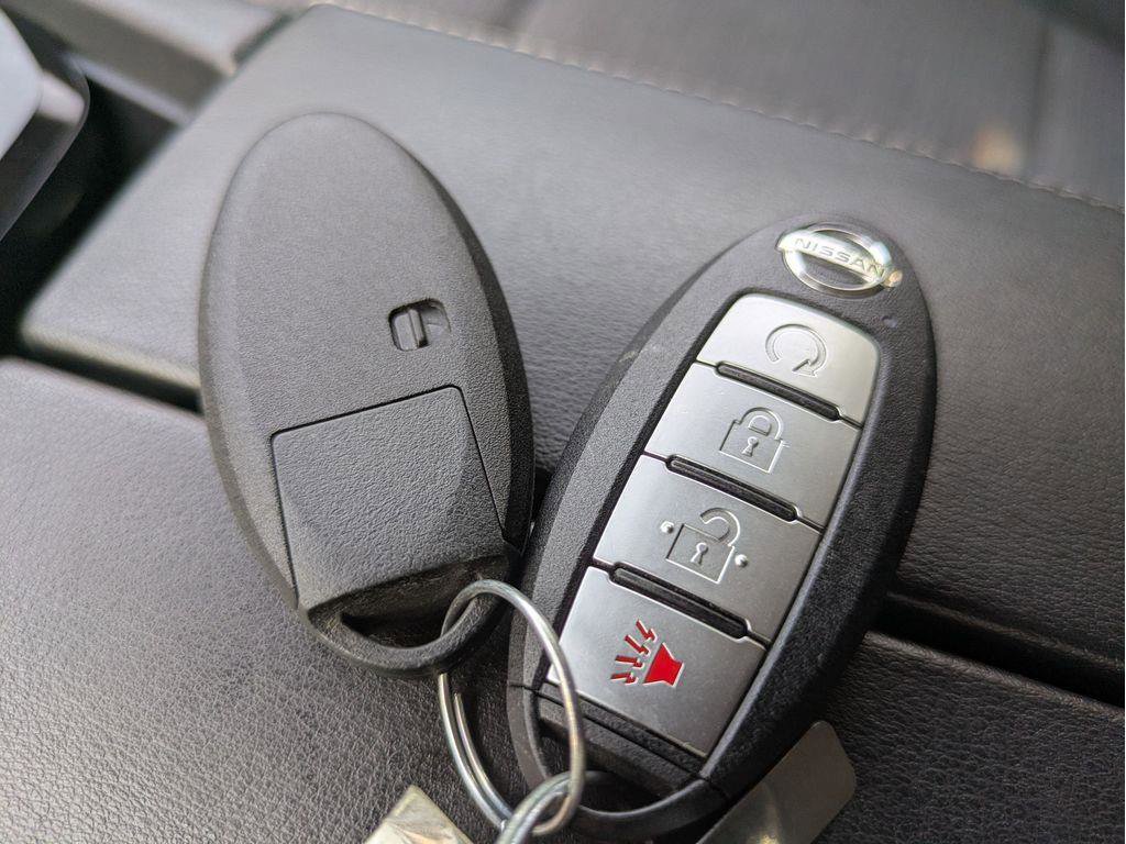 Used 2021 Nissan Rogue SV image 34