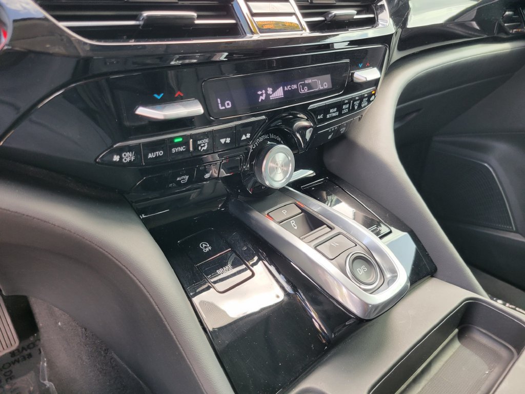 Used 2025 Acura MDX w/ Technology Package FWD image 32