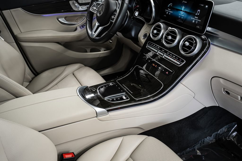 Used 2021 Mercedes-Benz GLC 300 image 30