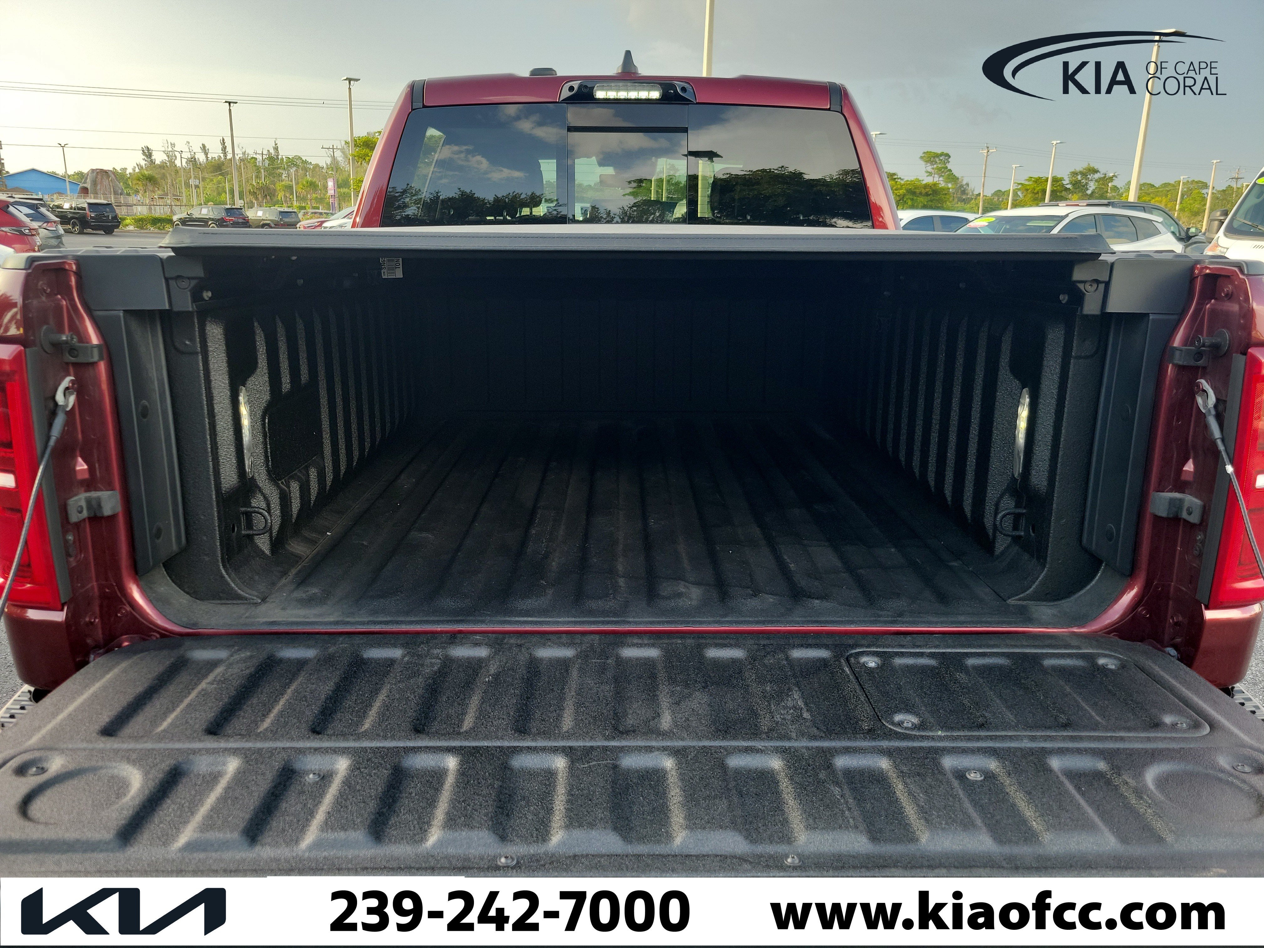 Used 2025 RAM 1500 Tungsten AWD/4WD image 10