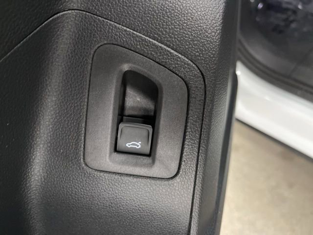 Used 2023 Volkswagen Atlas Cross Sport SE w/ Black Wheel Package image 29