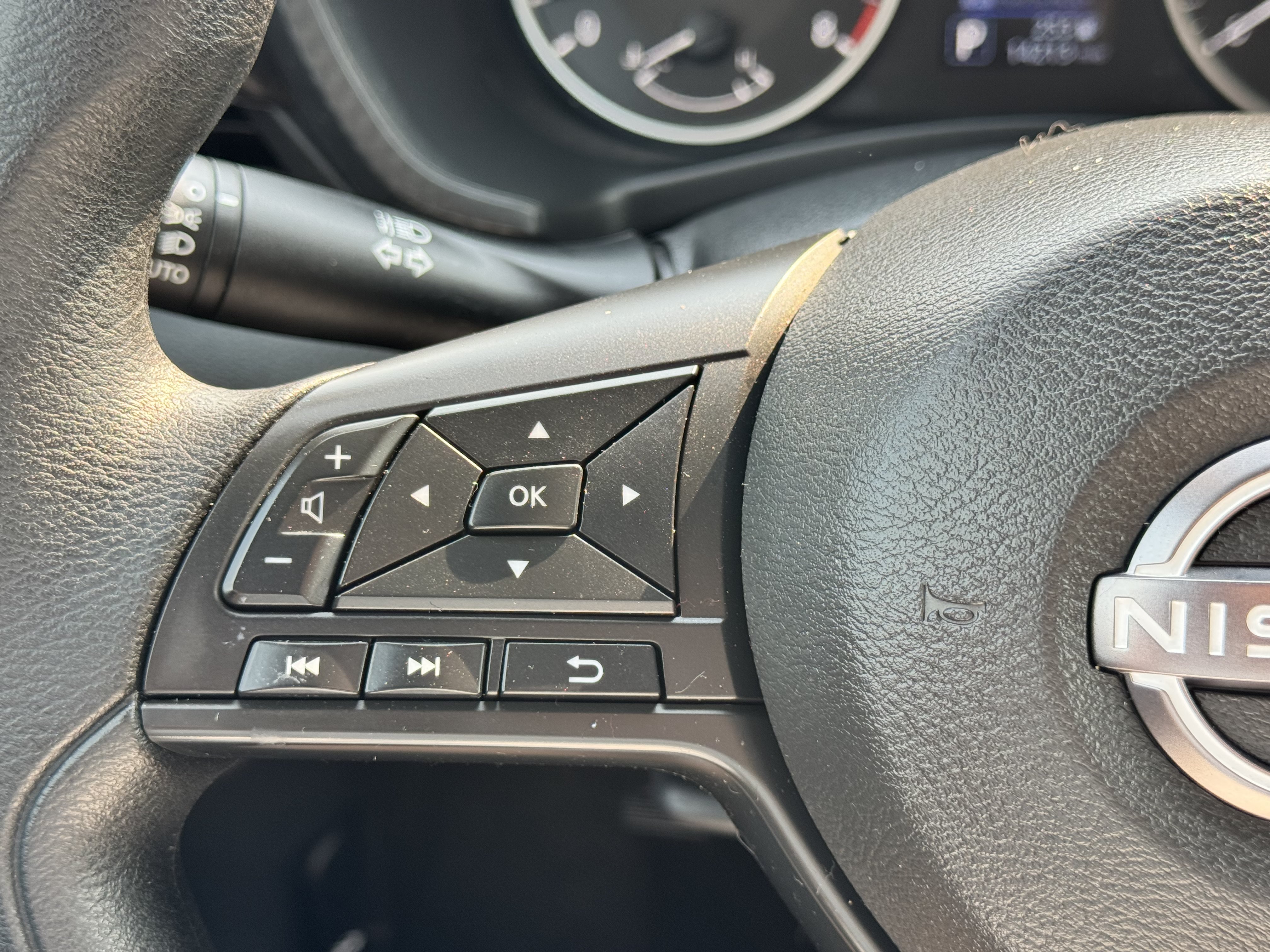 Used 2025 Nissan Sentra S FWD image 13