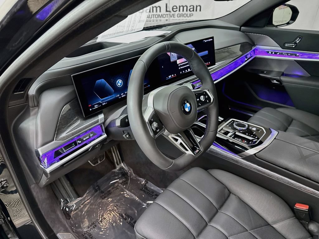 Used 2025 BMW 760i xDrive AWD/4WD image 9