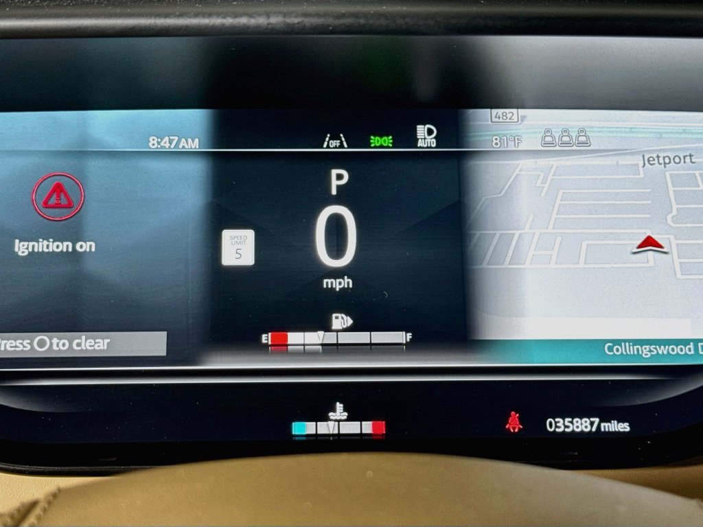 Used 2025 Land Rover Range Rover Sport SE AWD/4WD image 15