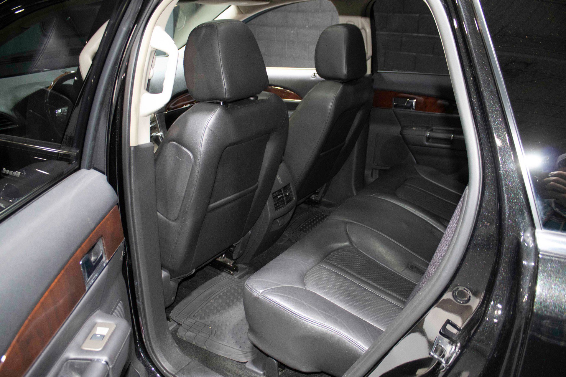 Used 2014 Lincoln MKX AWD w/ Olive Ash Wood Package image 3