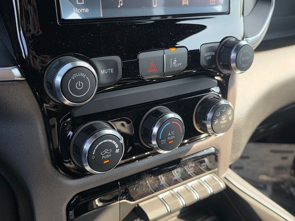 New 2026 RAM 1500 Big Horn w/ Night Edition AWD/4WD image 17