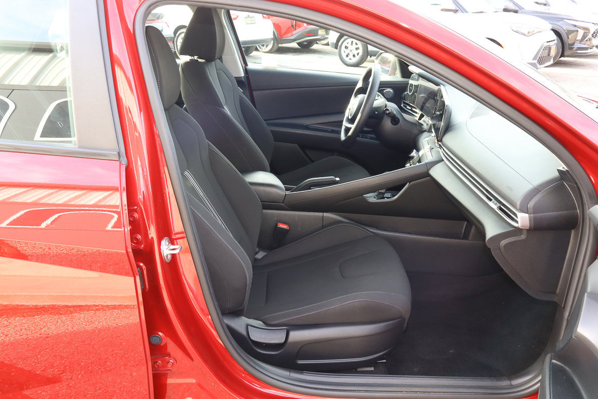 Used 2024 Hyundai Elantra SEL FWD image 21