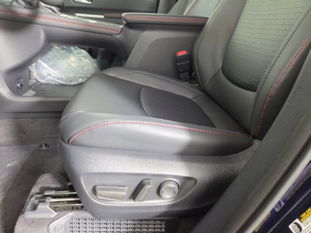 New 2026 Toyota Sienna XSE AWD/4WD image 32