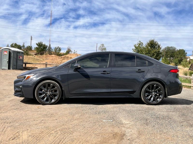 Used 2025 Toyota Corolla SE image 4