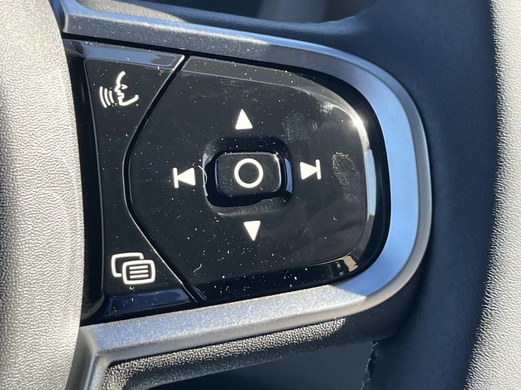 New 2026 Volvo XC60 B5 Plus w/ Climate Package image 27