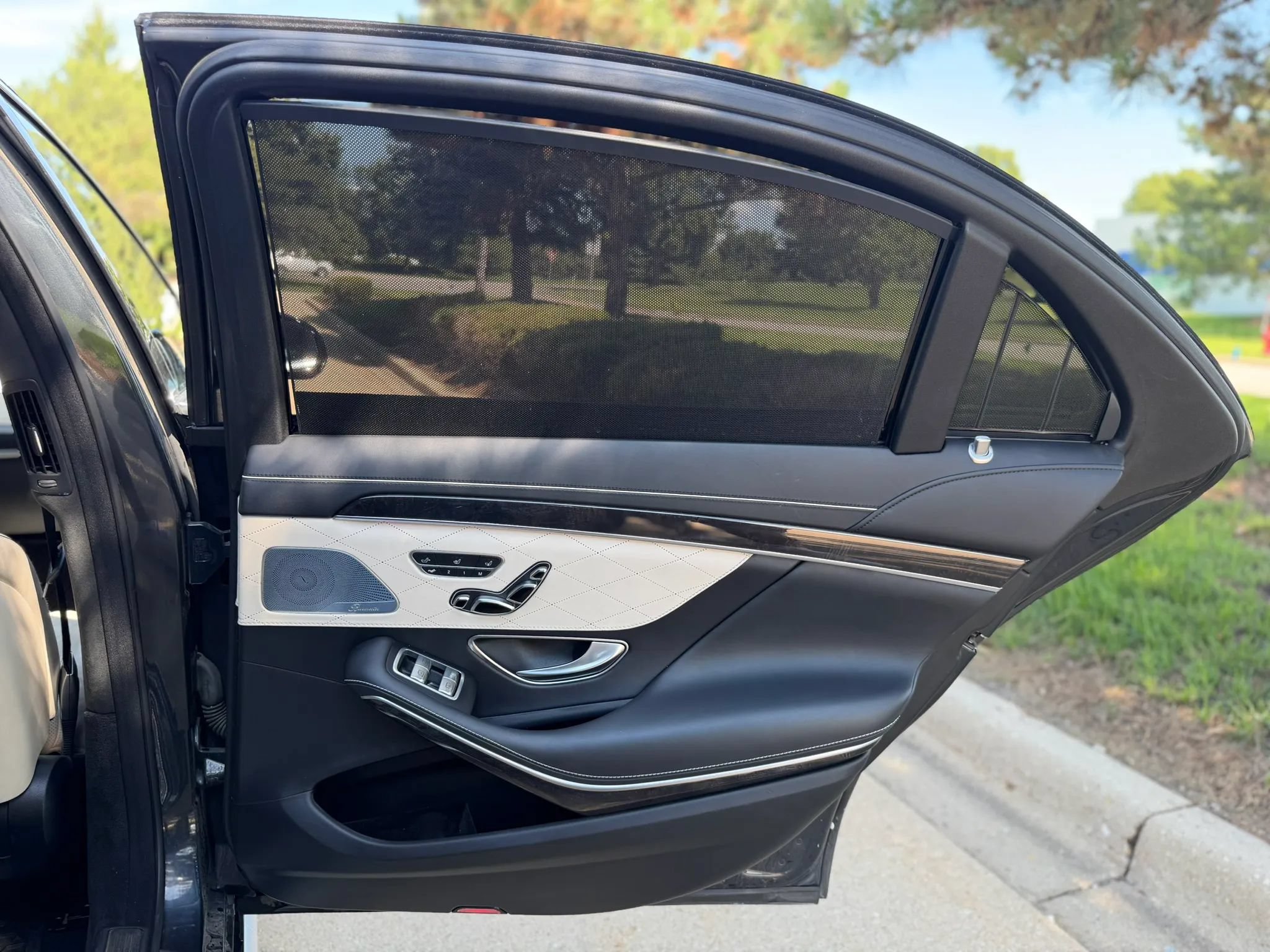 Used 2016 Mercedes-Benz S 63 AMG 4MATIC Sedan image 29