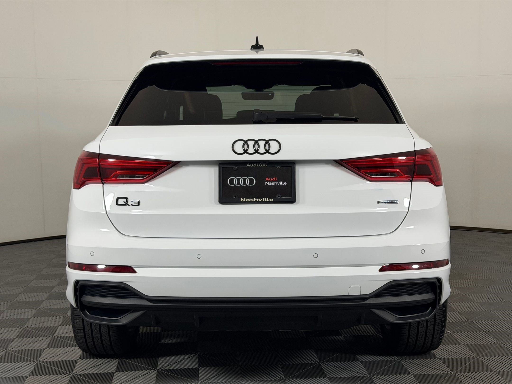 Used 2025 Audi Q3 2.0T Premium w/ Convenience Package AWD/4WD image 10