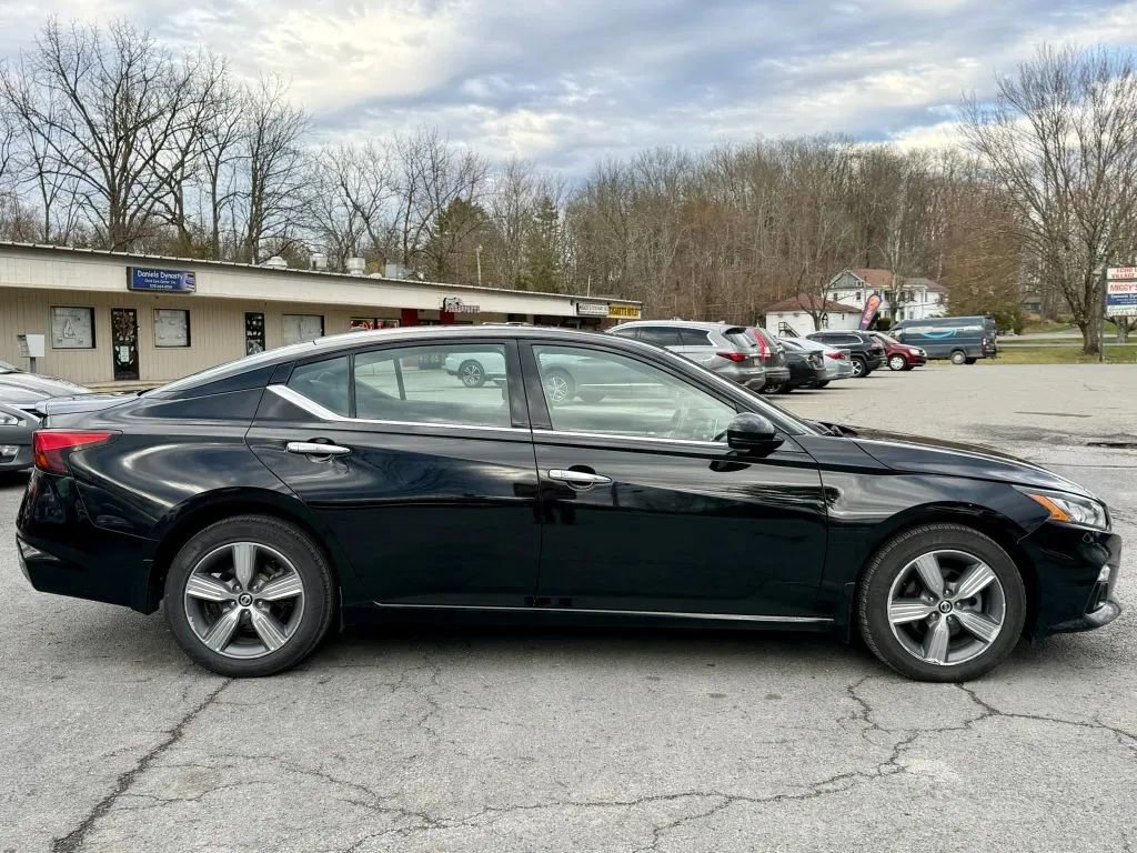 Used 2019 Nissan Altima 2.5 SV image 9