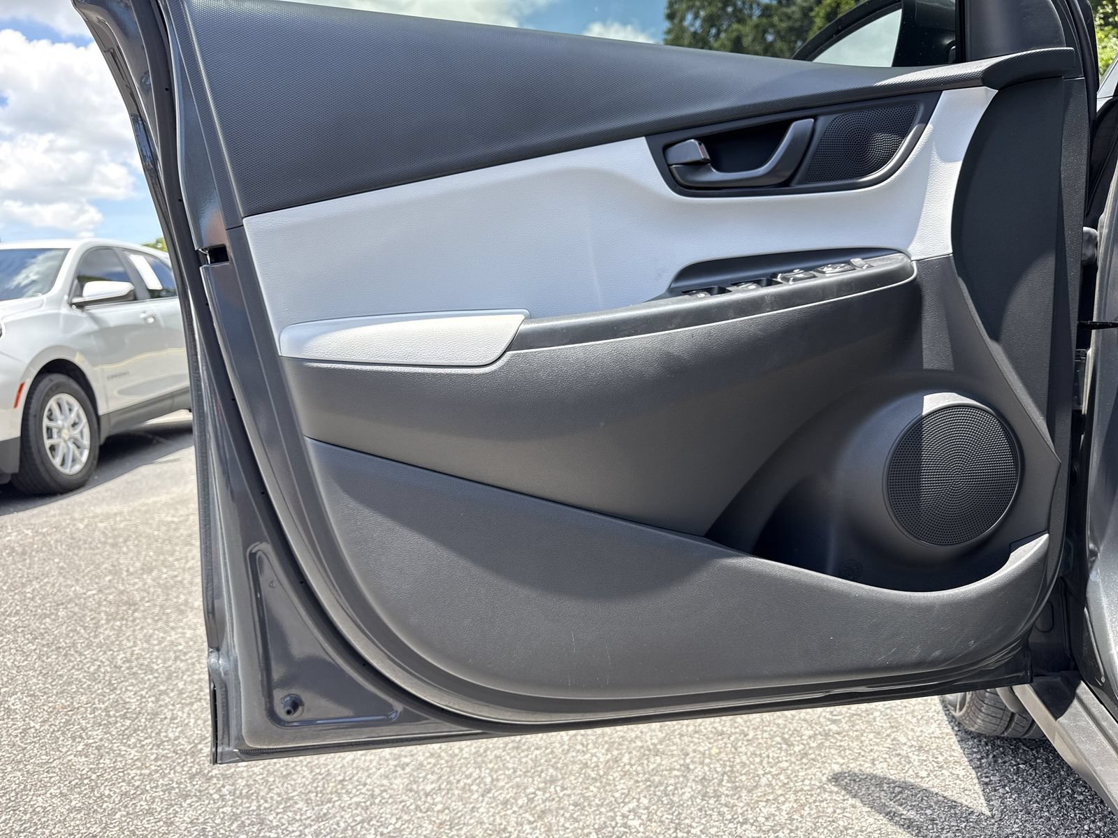 Used 2023 Hyundai Kona SEL AWD/4WD image 13