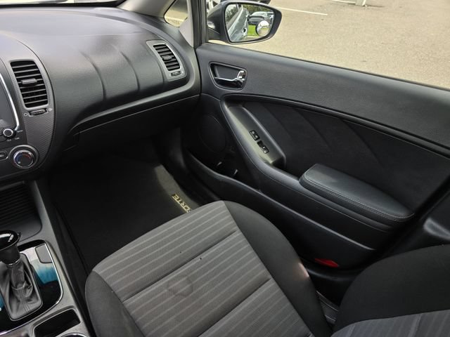 Used 2017 Kia Forte S FWD image 18
