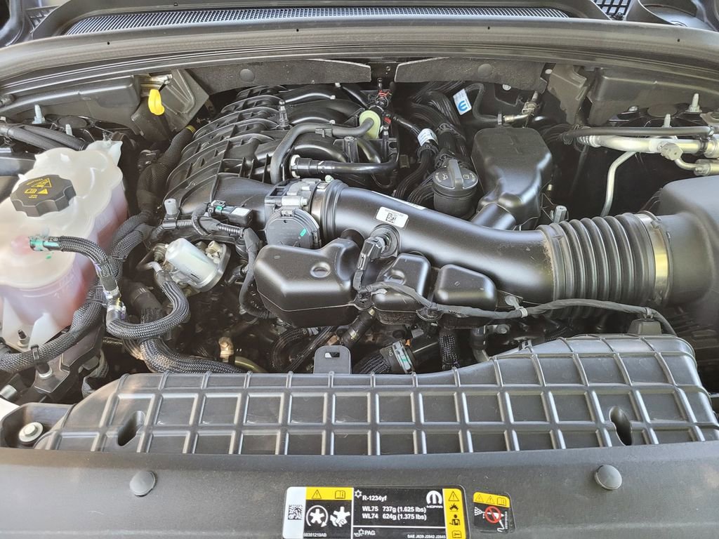 Used 2023 Jeep Grand Cherokee Limited w/ Black Appearance Package image 24