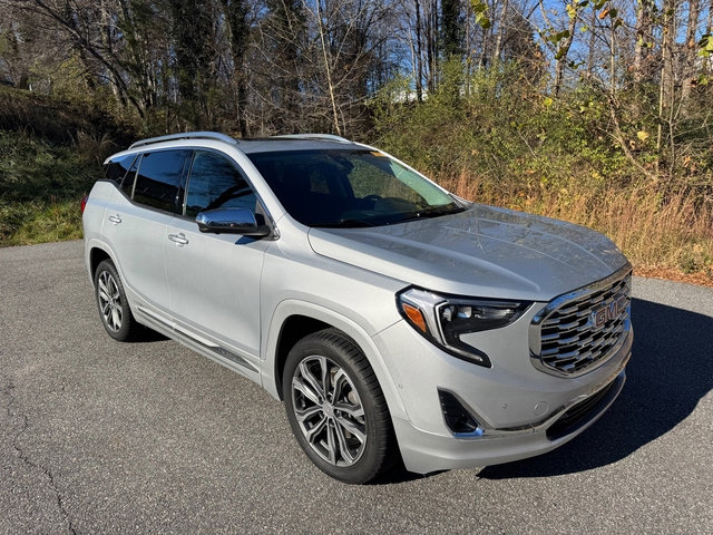 Used 2020 GMC Terrain Denali w/ Denali Premium Package image 4