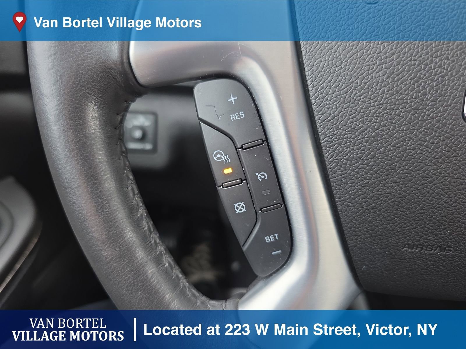 Used 2015 GMC Acadia SLT image 18