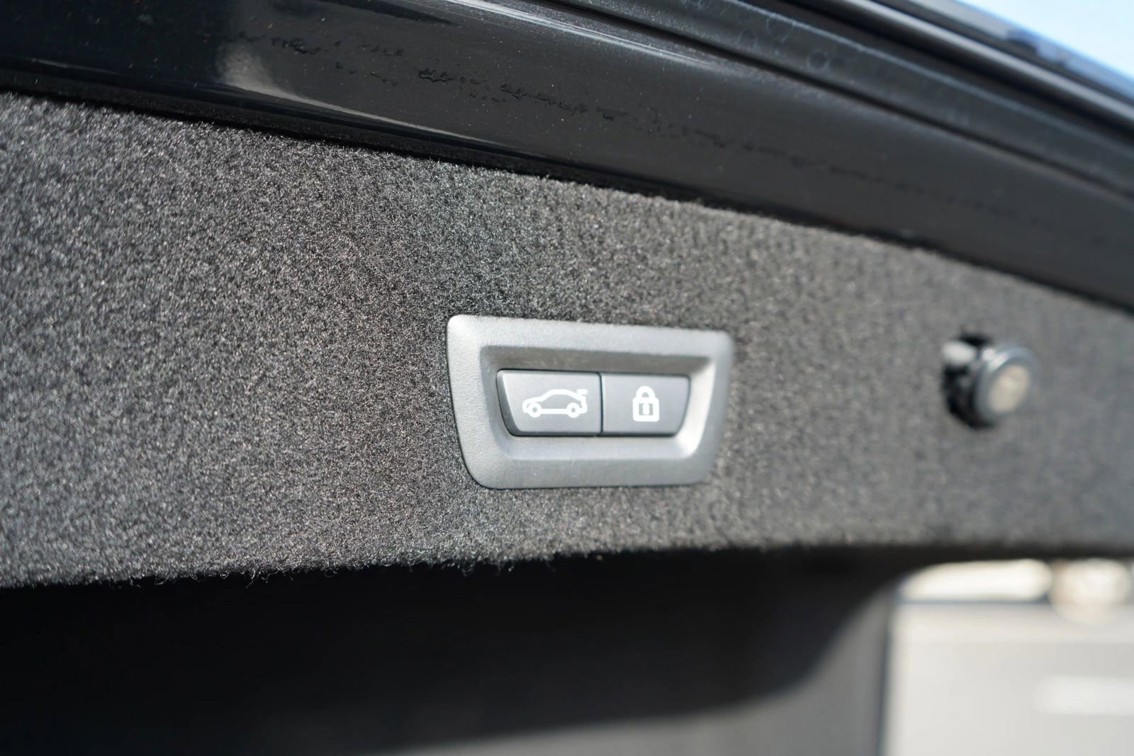 Used 2018 BMW 750i image 33