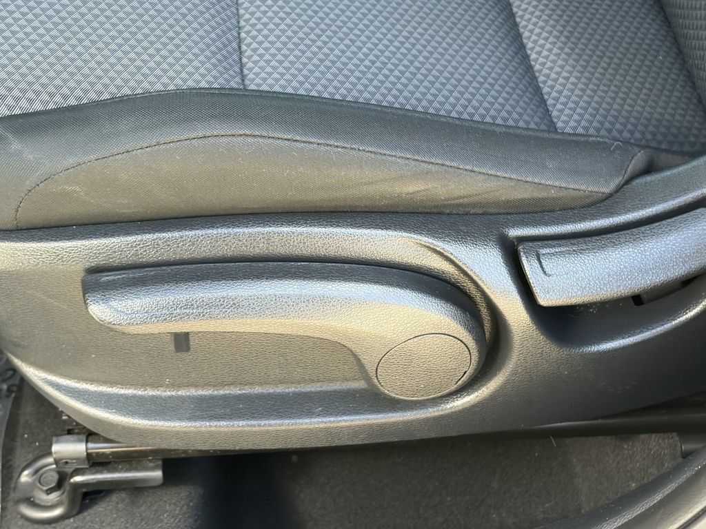 Used 2025 Kia Soul LX FWD image 27