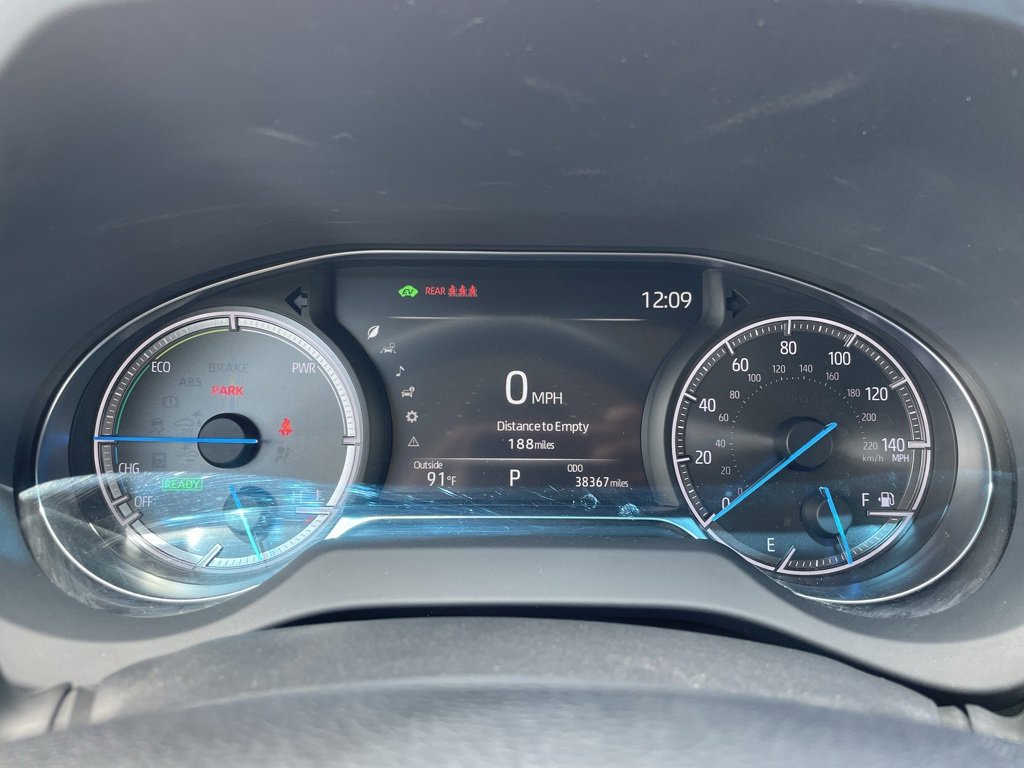 Used 2023 Toyota Venza LE image 11