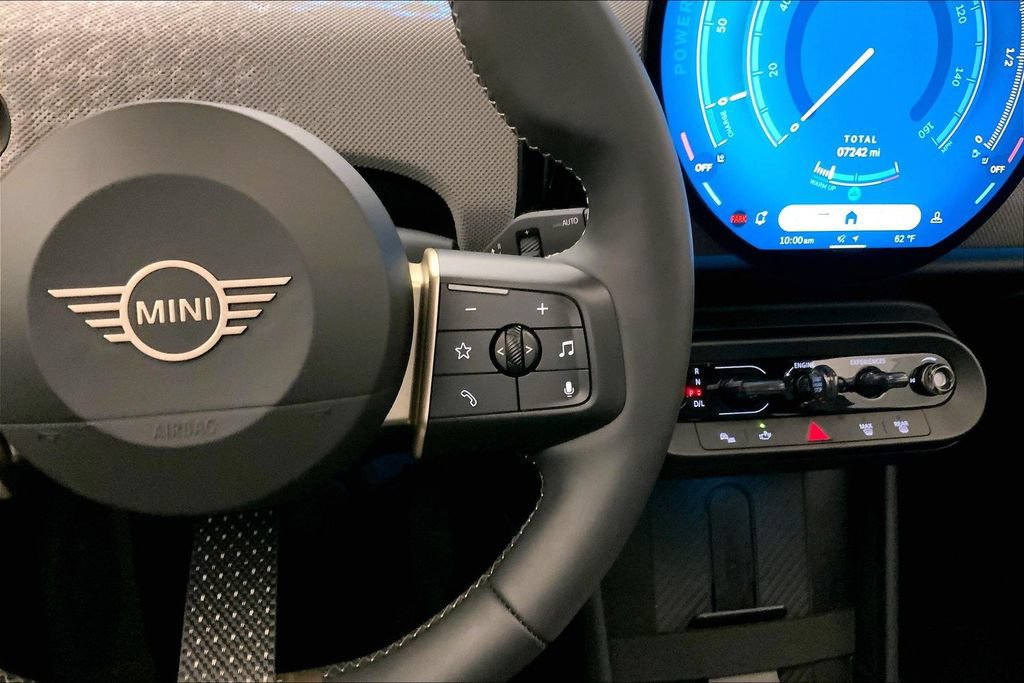 Used 2025 MINI Cooper S FWD image 19