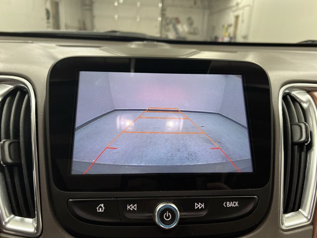Used 2017 Chevrolet Malibu Premier w/ Premier Sun and Wheel Package FWD image 15