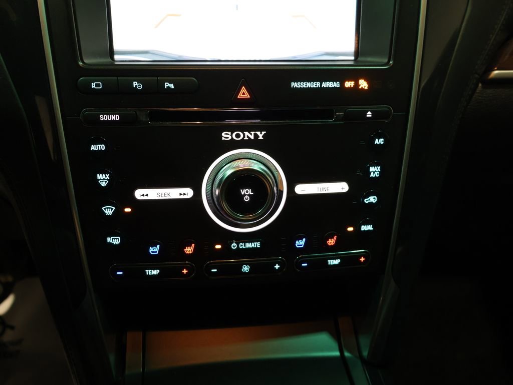 Used 2017 Ford Explorer Platinum image 30