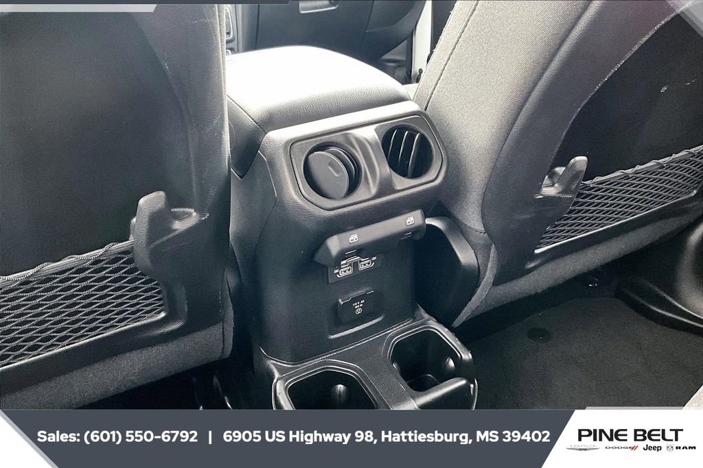 Used 2024 Jeep Wrangler Unlimited Rubicon image 23