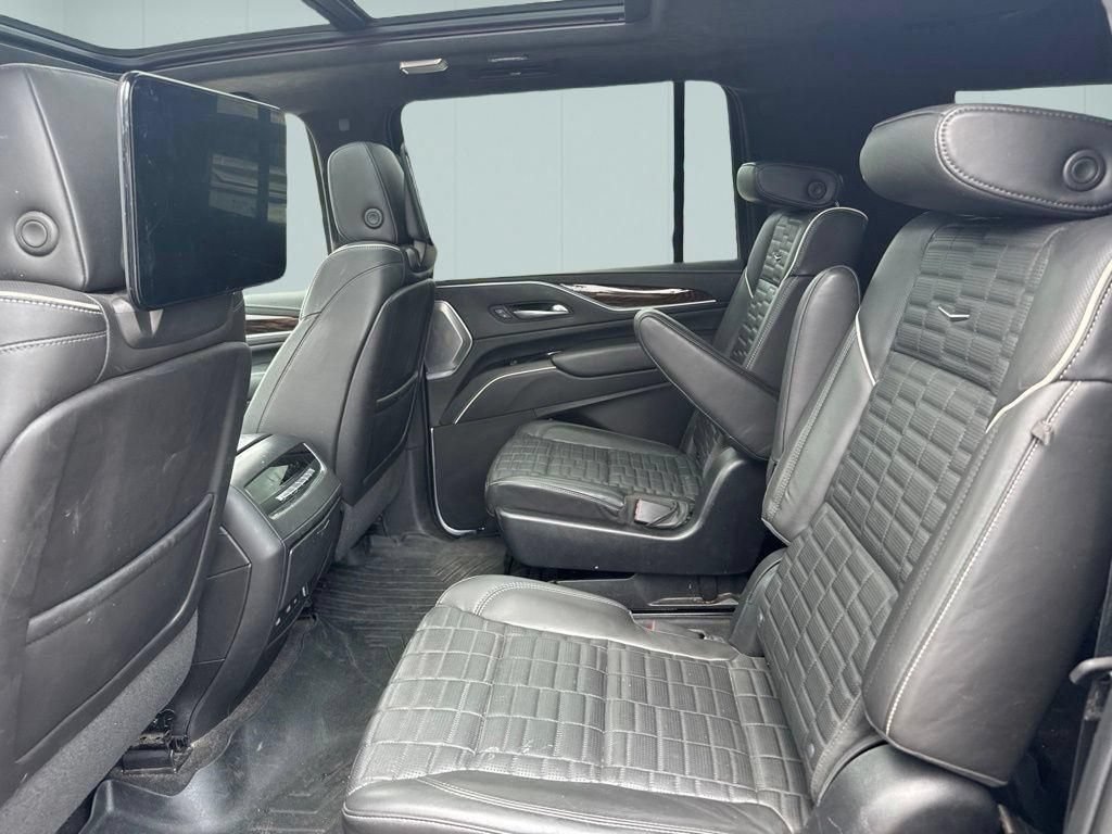 Used 2022 Cadillac Escalade ESV Sport Platinum w/ LPO, ONYX Package AWD/4WD image 15