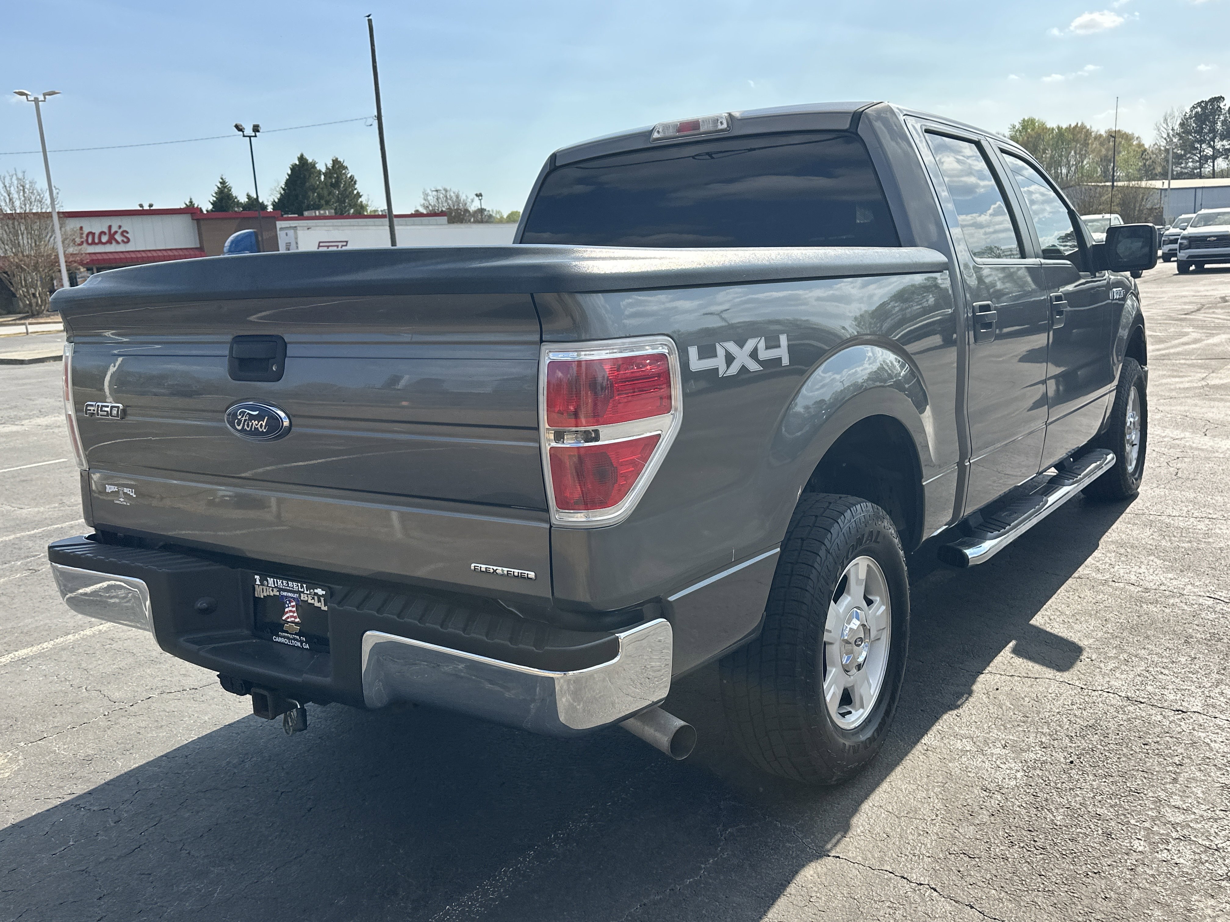 Used 2013 Ford F150 XLT w/ Mid Equipment Group image 8