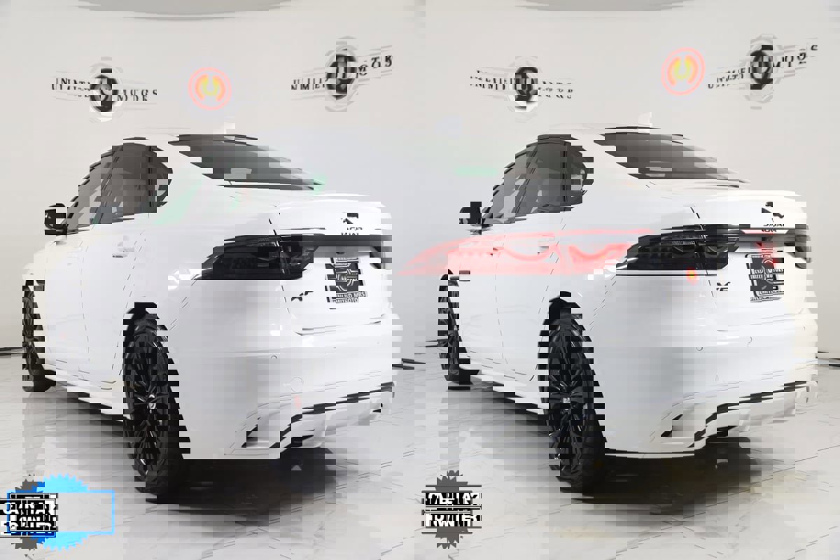 Used 2023 Jaguar XF R-Dynamic SE image 4