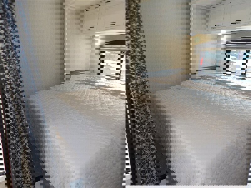 Used 2022 Ford E-450 and Econoline 450 Super Duty w/ Motorhome Prep Package image 33