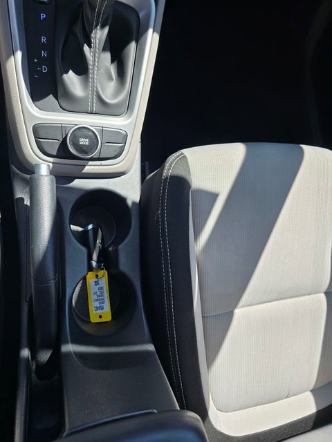 Used 2025 Hyundai Venue SEL FWD image 33