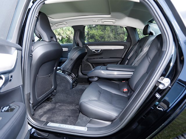 Used 2024 Volvo S90 B6 Plus AWD/4WD image 25