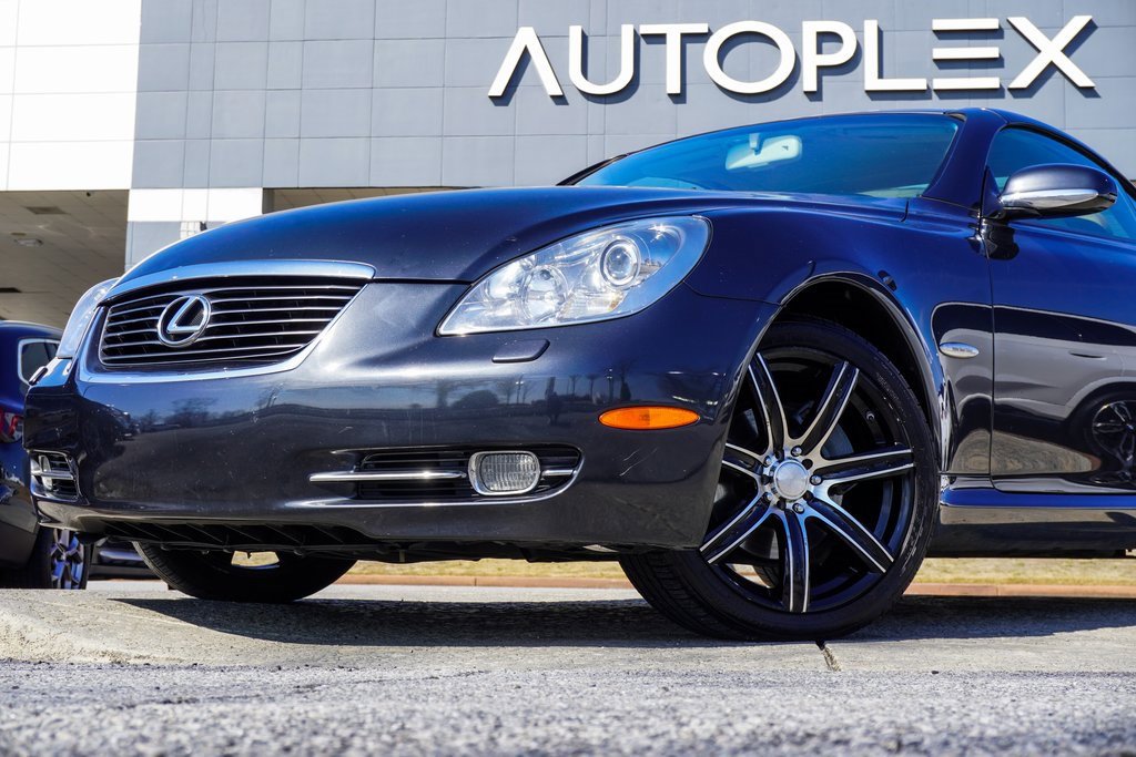 Used 2008 Lexus SC 430 Convertible image 2