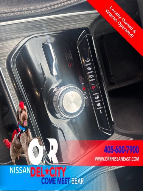 Used 2023 Jeep Wagoneer L Series II AWD/4WD image 29