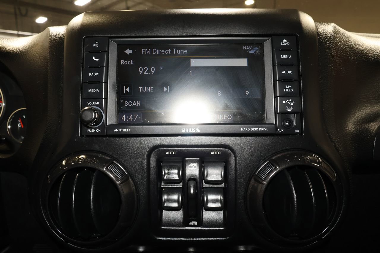 Used 2017 Jeep Wrangler Unlimited Rubicon image 12