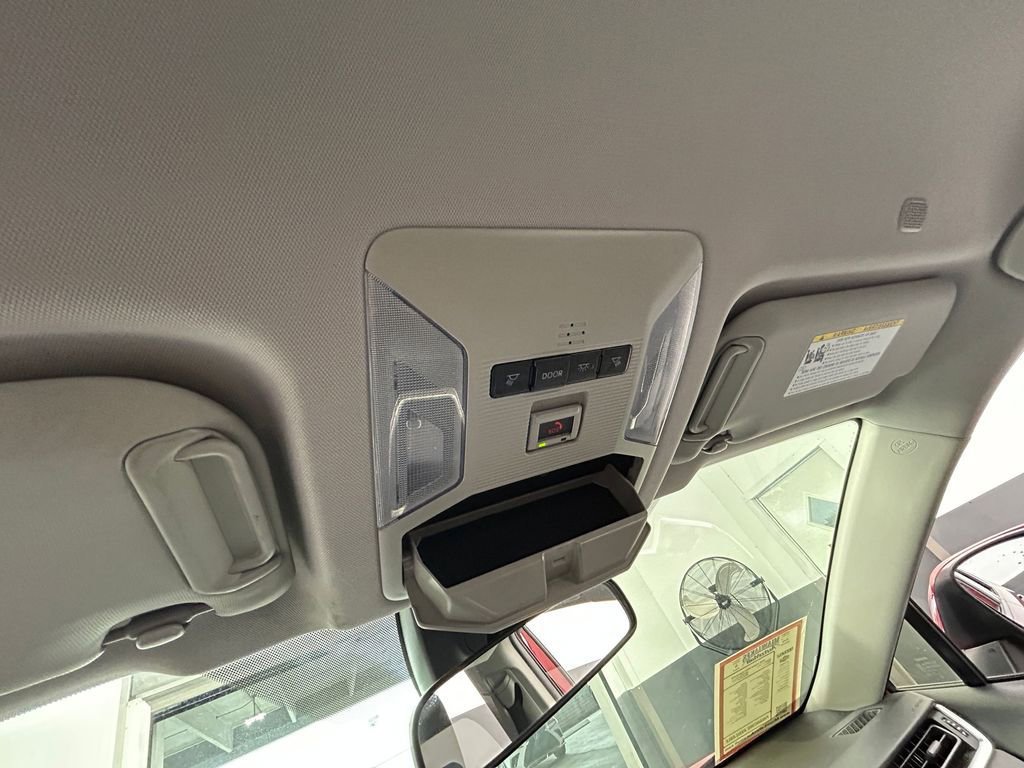 Used 2025 Toyota RAV4 XLE image 28