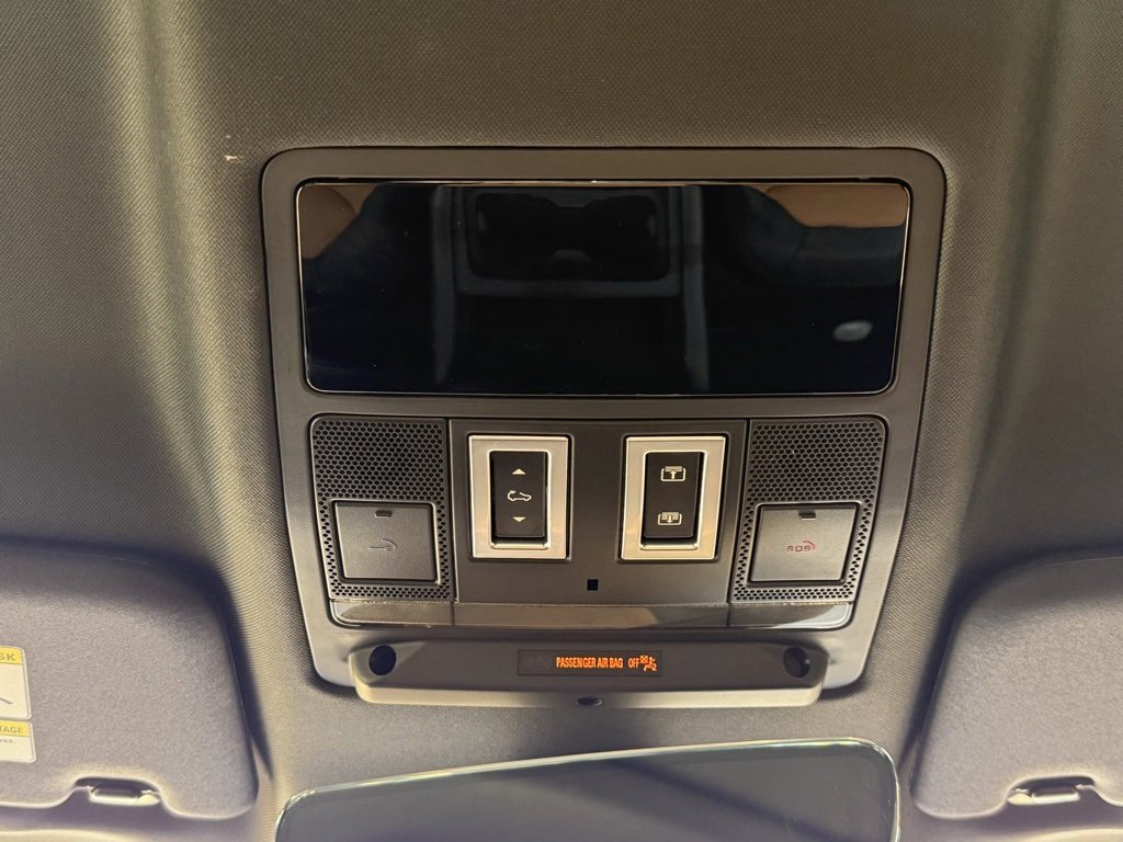 Certified 2023 Land Rover Defender 110 X-Dynamic SE image 29